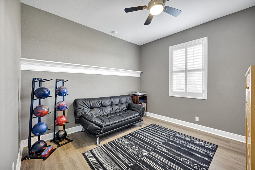 2143 Grove Dr, Naples, FL 34120