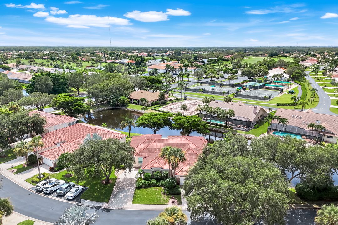 9172 Las Maderas Dr, Bonita Springs, FL 34135