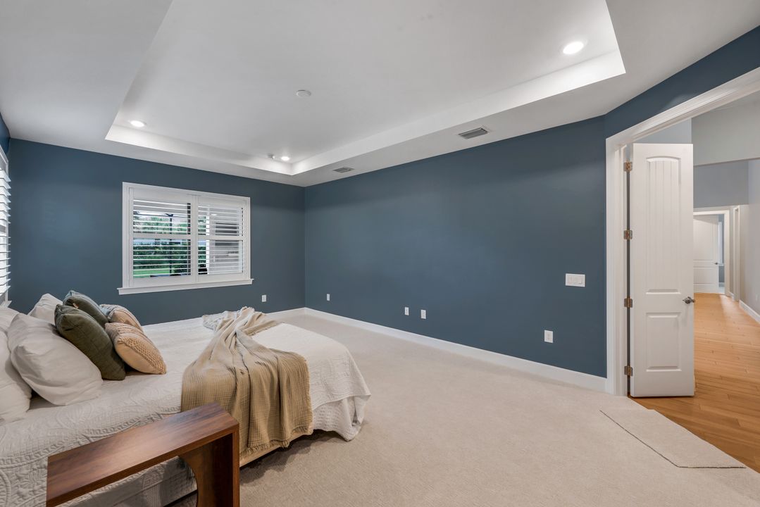 9151 Snowy Owl Wy, Naples, FL 34120