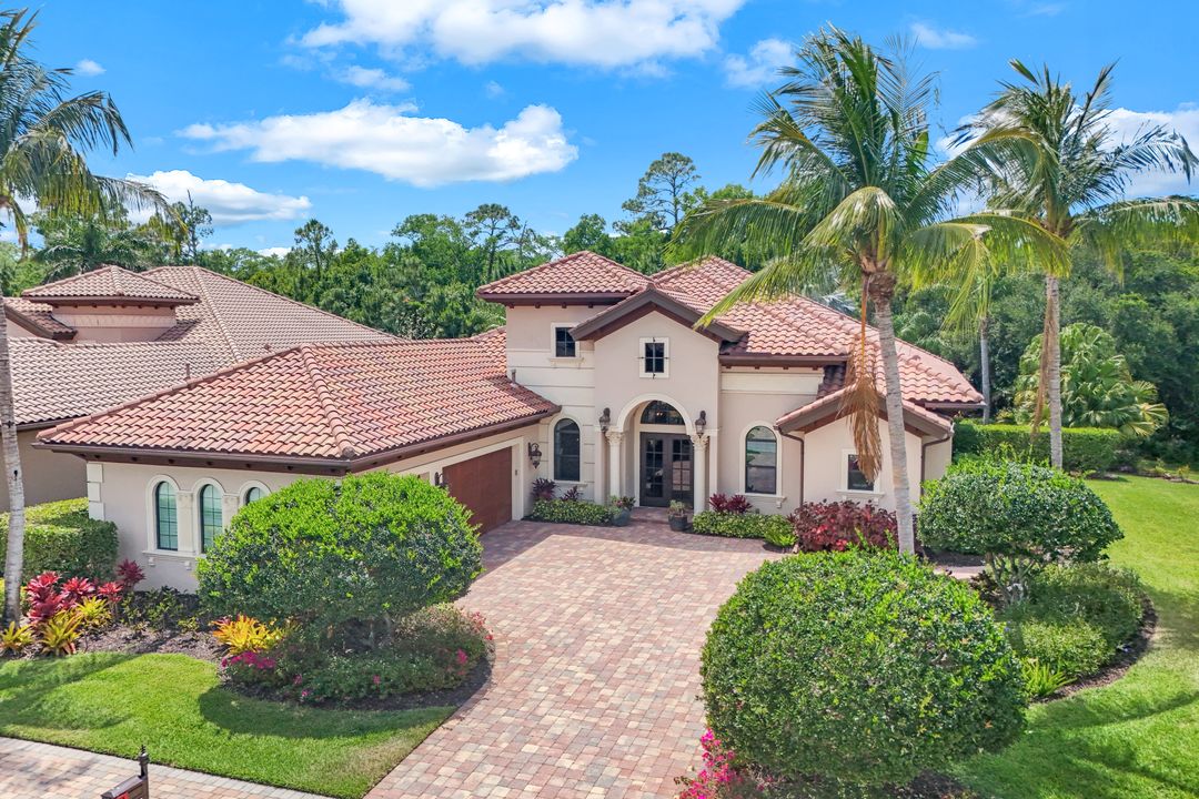 6477 Costa Cir, Naples, FL 34113