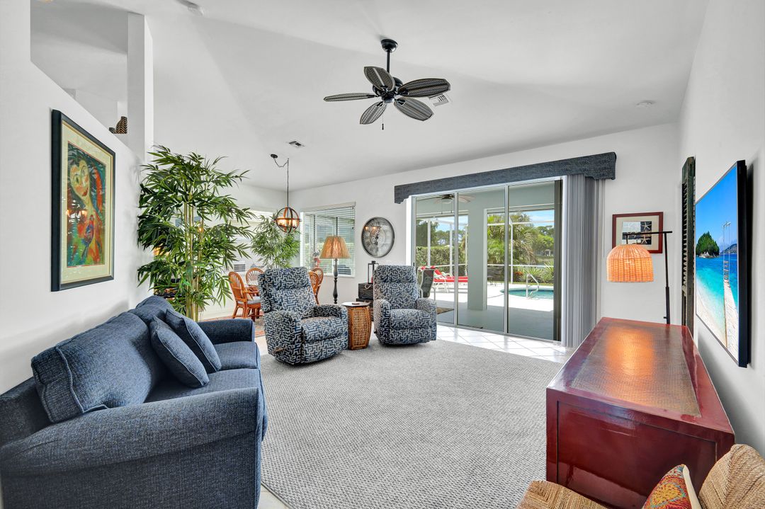484 Crossfield Cir, Naples, FL 34104