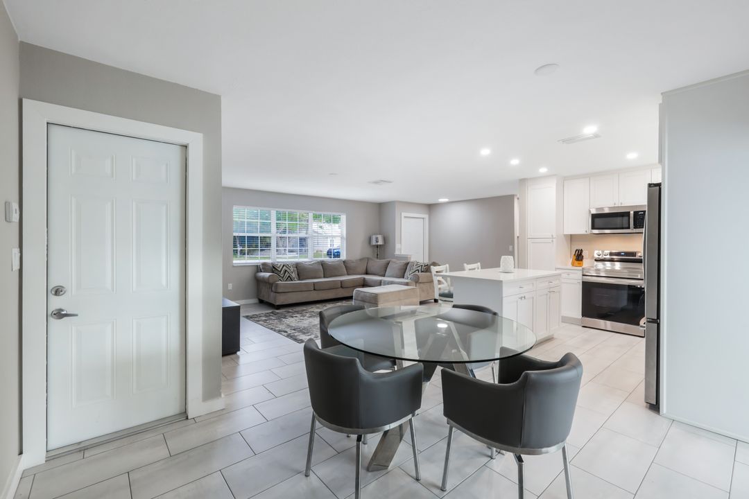 4830 Cortez Cir, Naples, FL 34112
