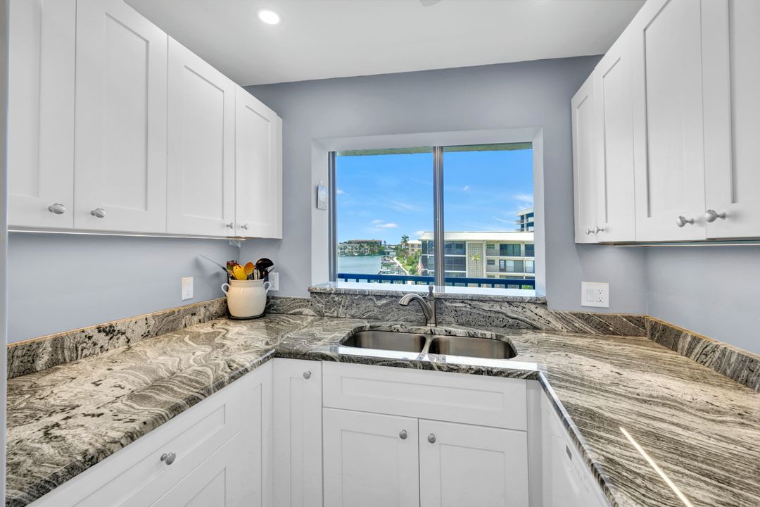 3200 Gulf Shore Blvd N #401, Naples, FL 34103
