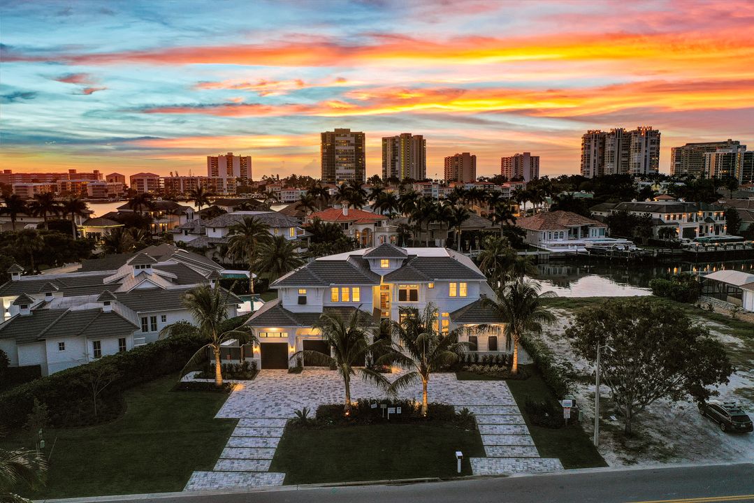 3637 Crayton Rd, Naples, FL 34103