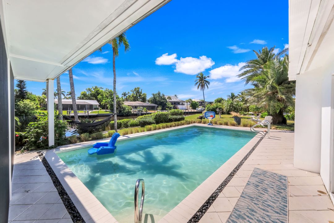 915 Pecten Ct, Sanibel, FL 33957