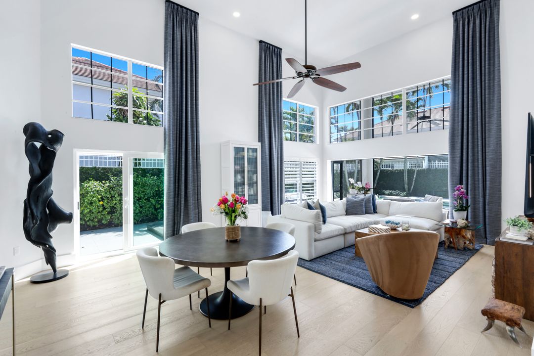 2128 Paget Cir, Naples, FL 34112