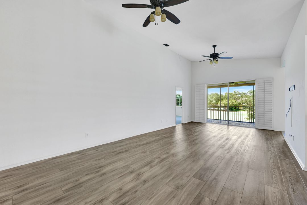 2015 Crestview Way #117, Naples, FL 34119