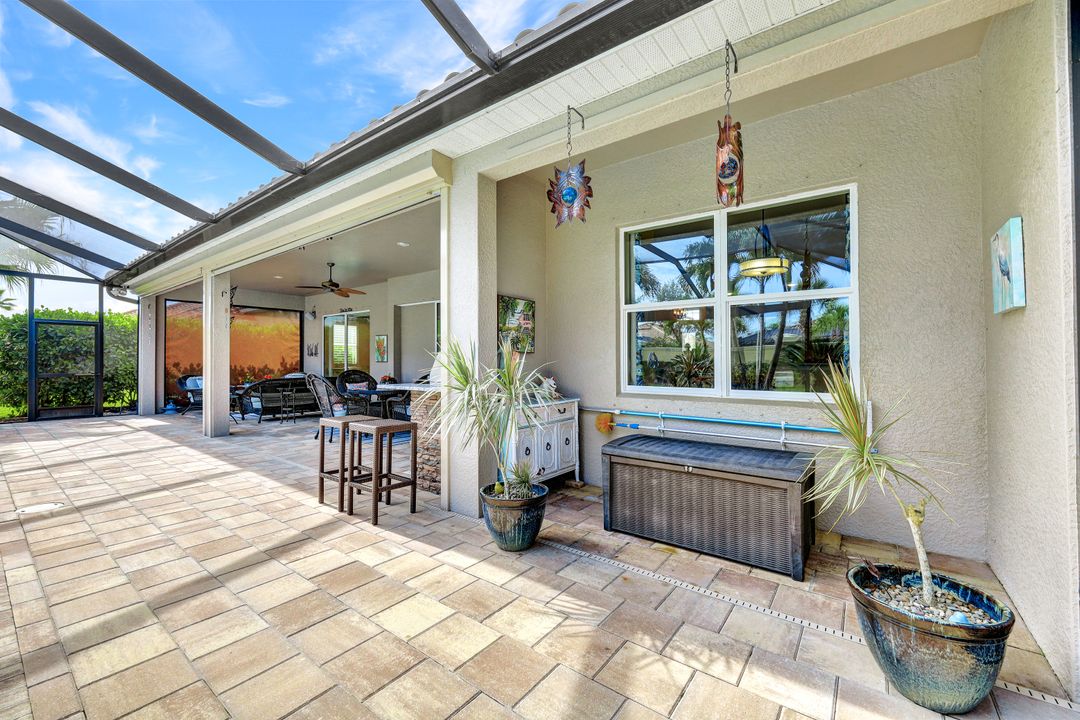 9314 Quarry Dr, Naples, FL 34120