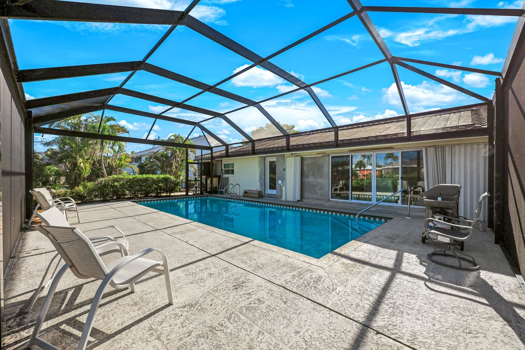 707 Durion Ct, Sanibel, FL 33957