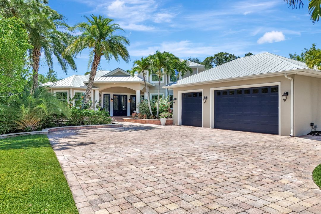 1817 Piccadilly Cir, Cape Coral, FL 33991