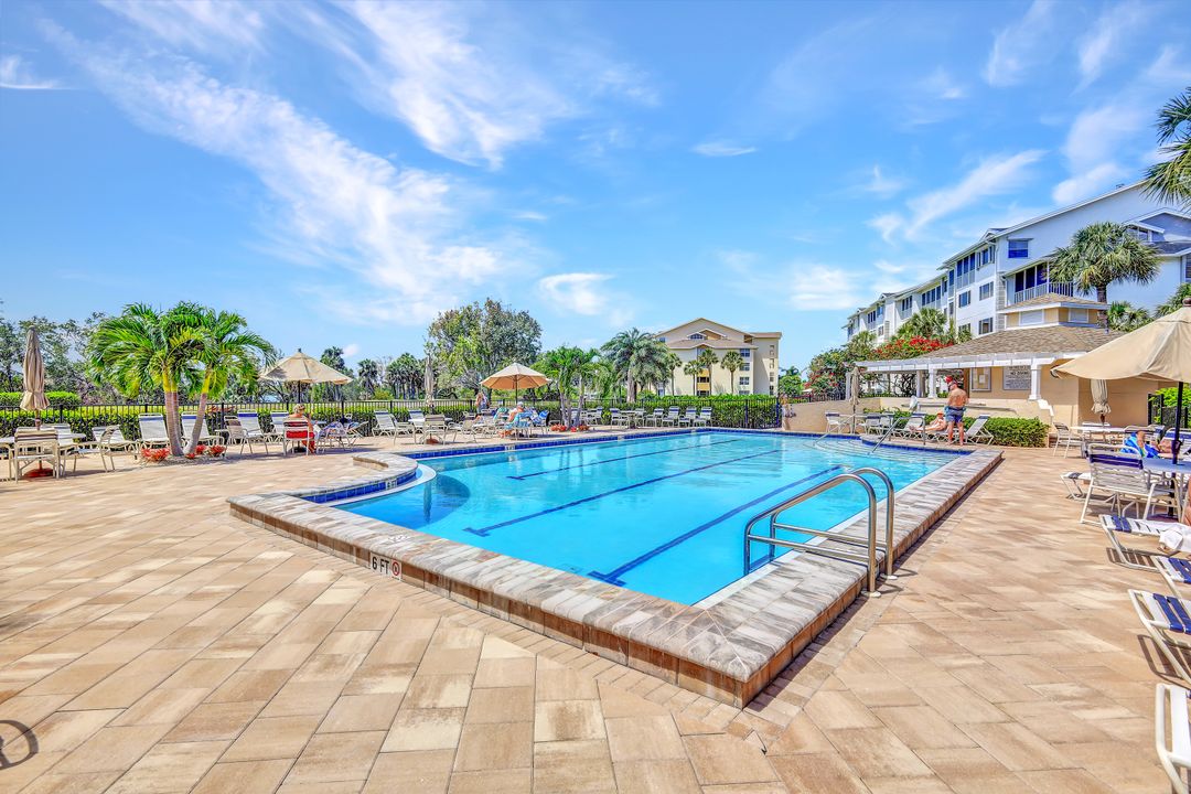 360 Horse Creek Dr #307, Naples, FL 34110