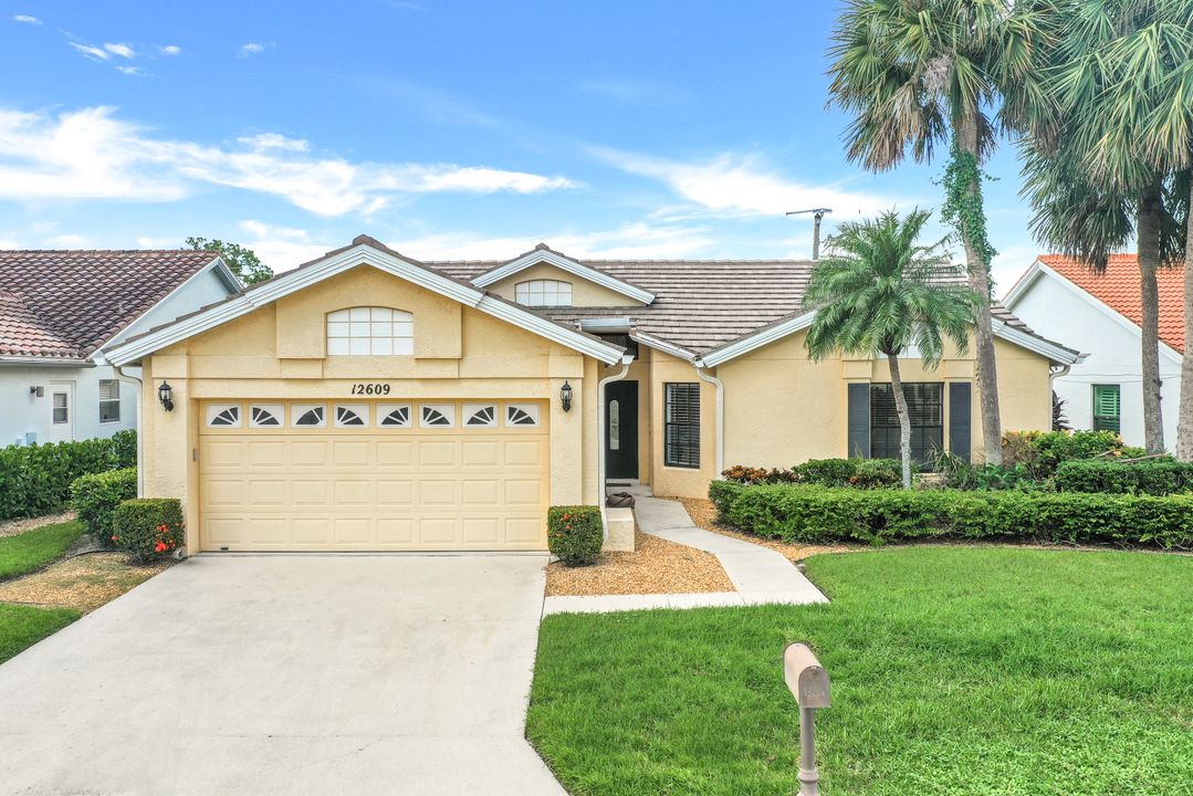 12609 Hunters Ridge Dr, Bonita Springs, FL 34135