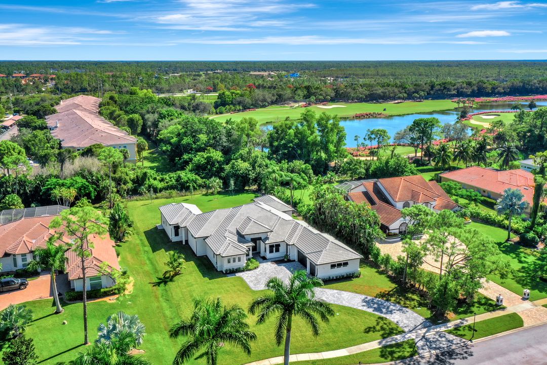 9188 The Ln, Naples, FL 34109