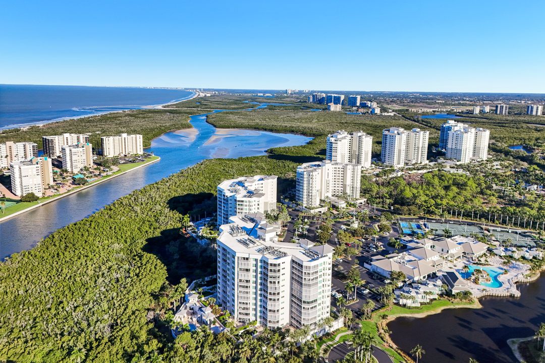 300 Dunes Blvd #201, Naples, FL 34110