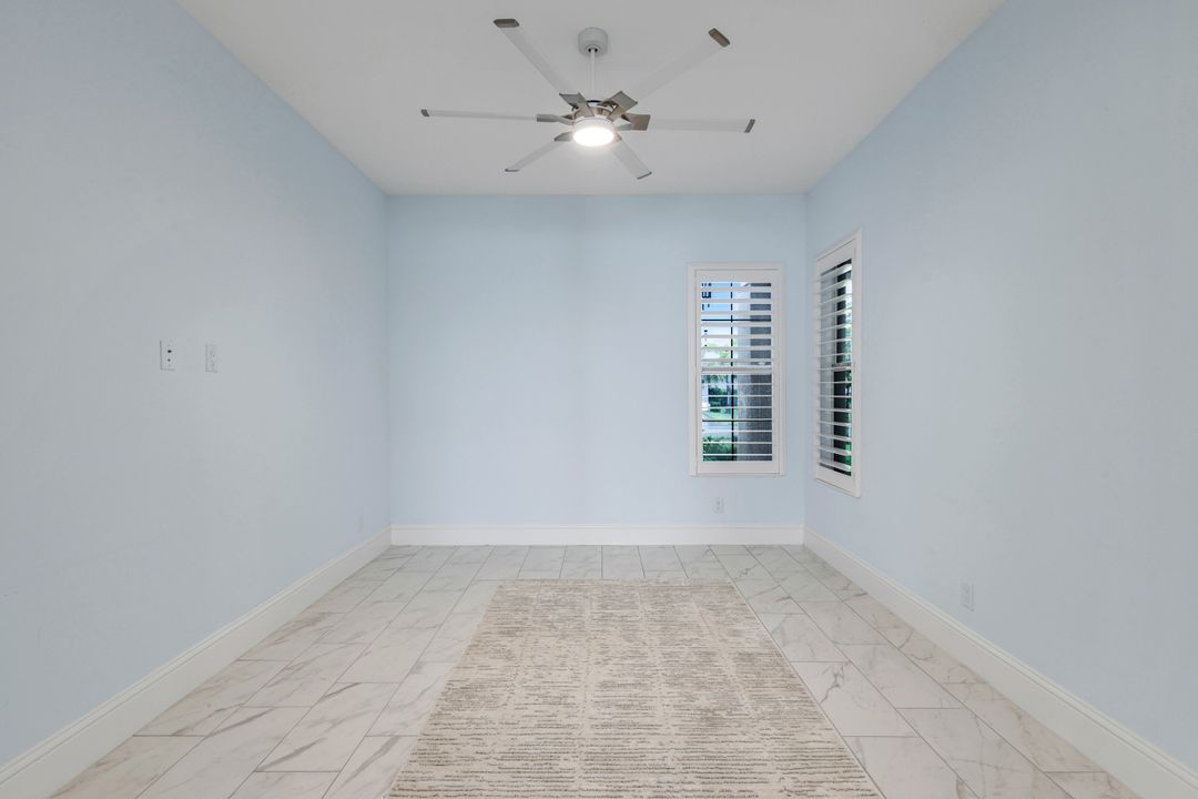 14386 Laguna Spgs Ln, Naples, FL 34114