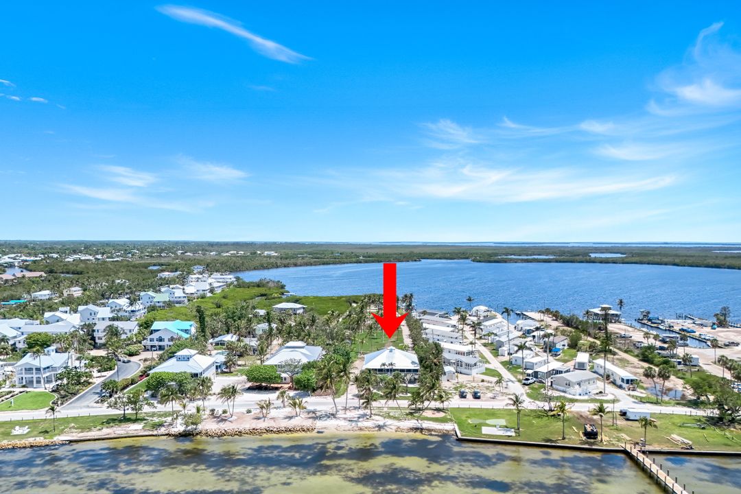 8335 Main St, Bokeelia, FL 33922