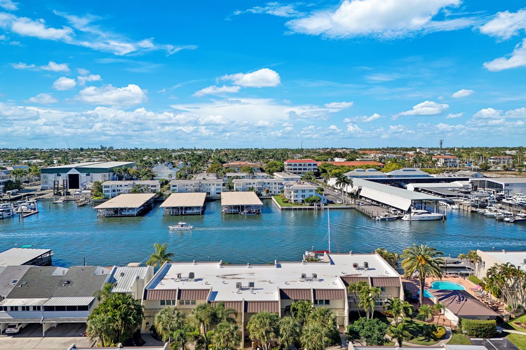 800 River Point Dr #212, Naples, FL 34102