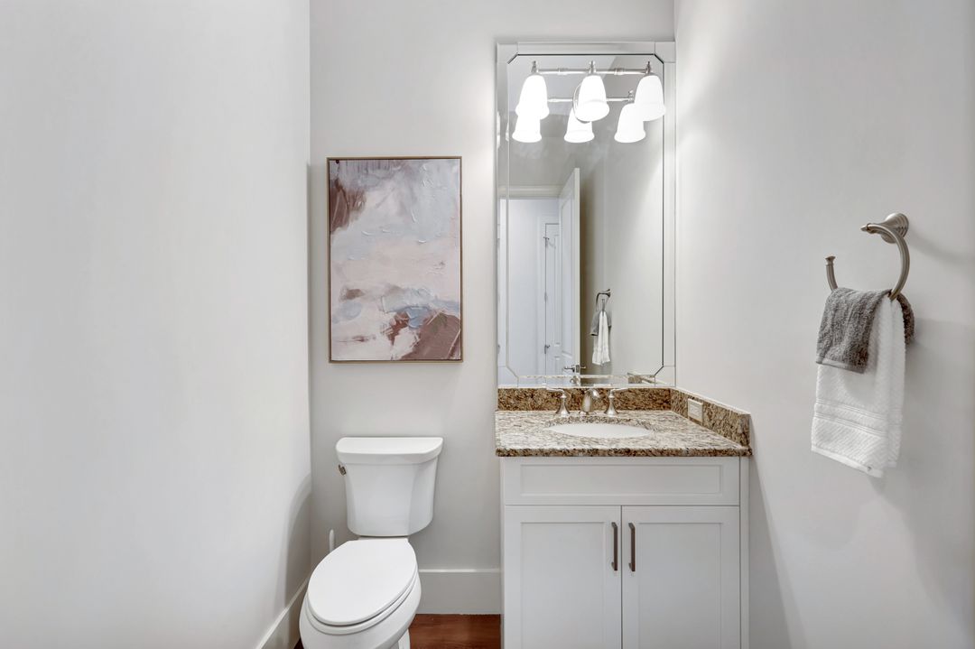 5717 Hammock Isles Dr, Naples, FL 34119