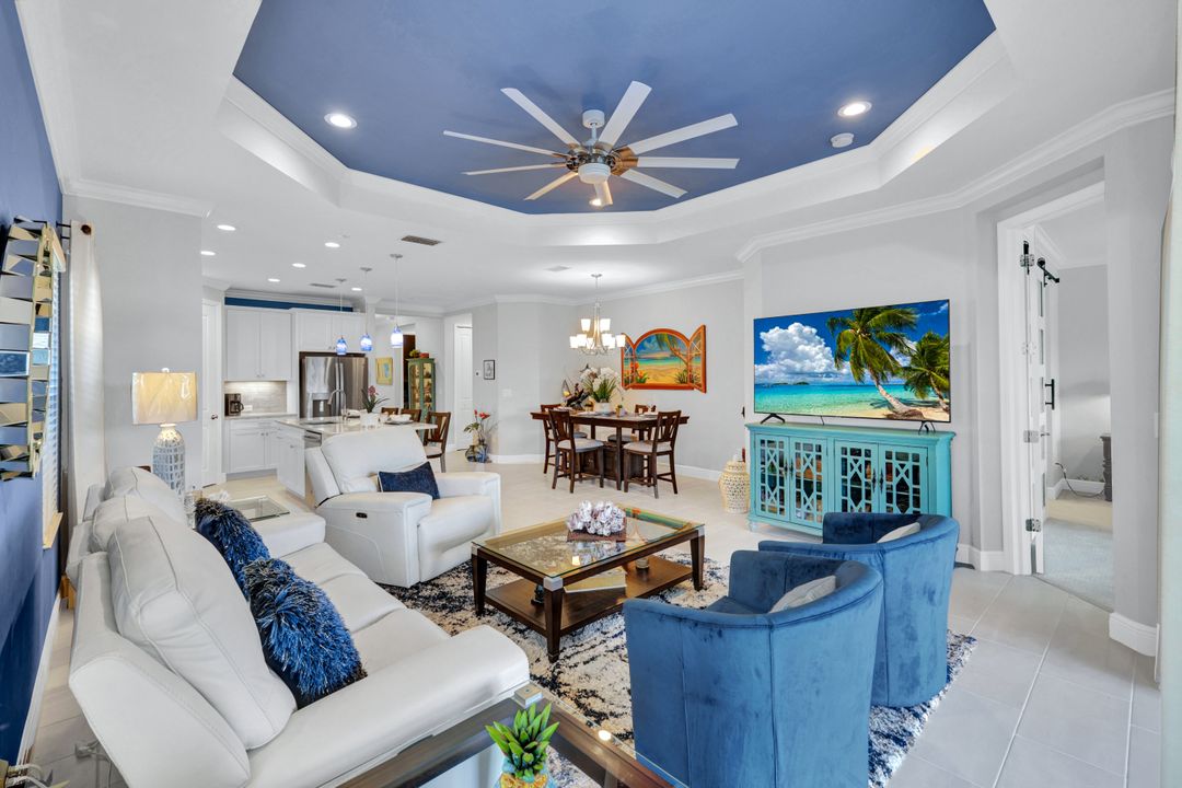 2319 Marquesa Cir, Naples, FL 34112
