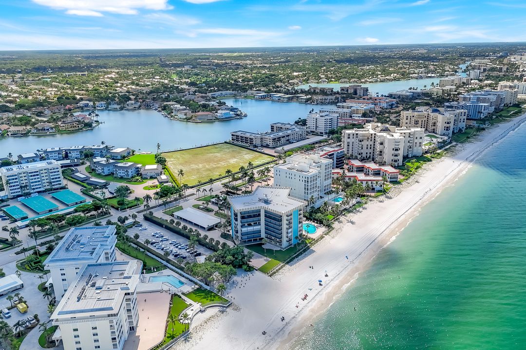 3399 Gulf Shore Blvd N #203, Naples, FL 34103