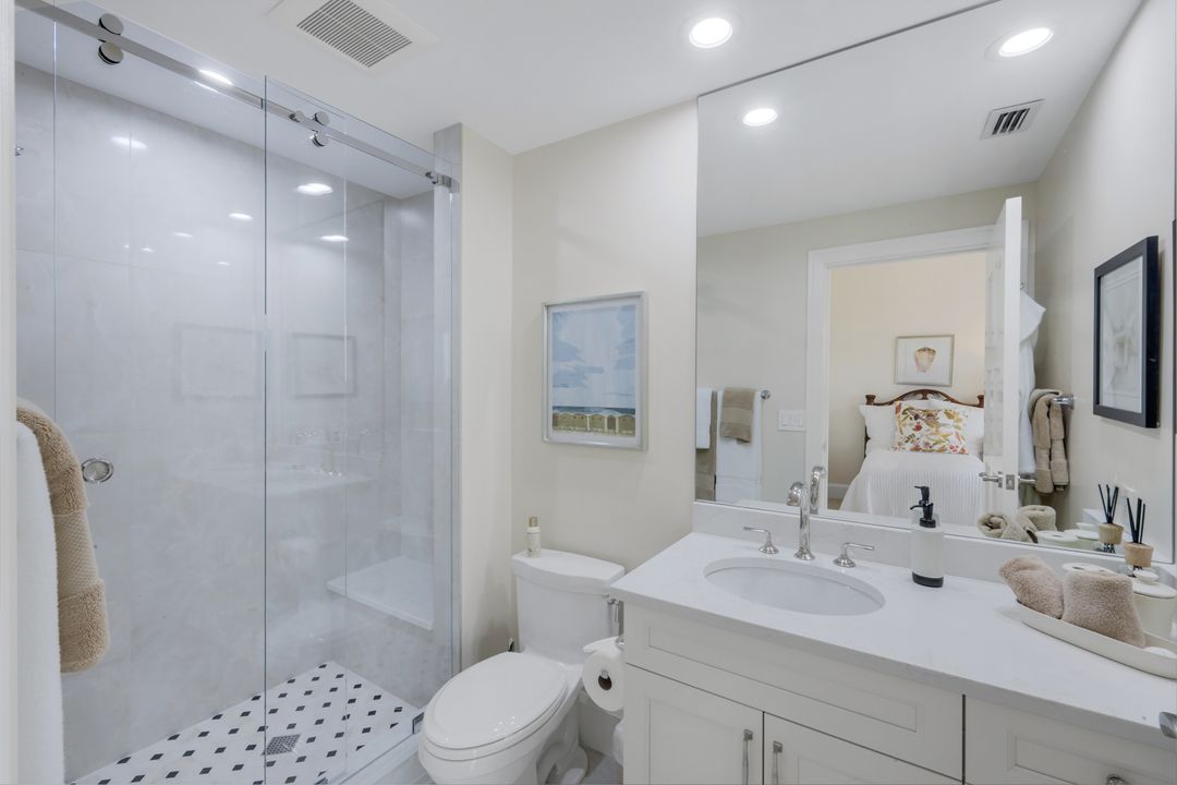 4201 Gulf Shore Blvd N #1003, Naples, FL 34103