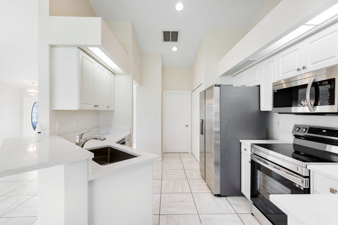 204 SE 19th Terrace, Cape Coral, FL 33990