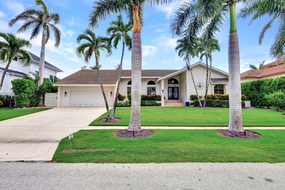 665 Rockport Ct, Marco Island, FL 34145