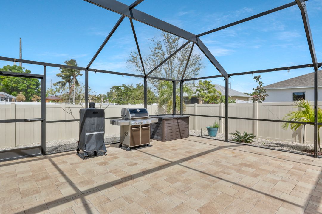 2703 NE 7th Ave, Cape Coral, FL 33909