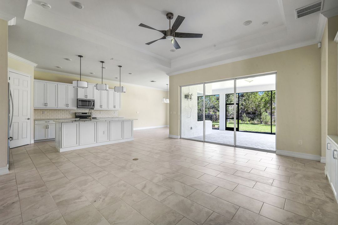 28113 Captiva Shell Lp, Bonita Springs, FL 34135