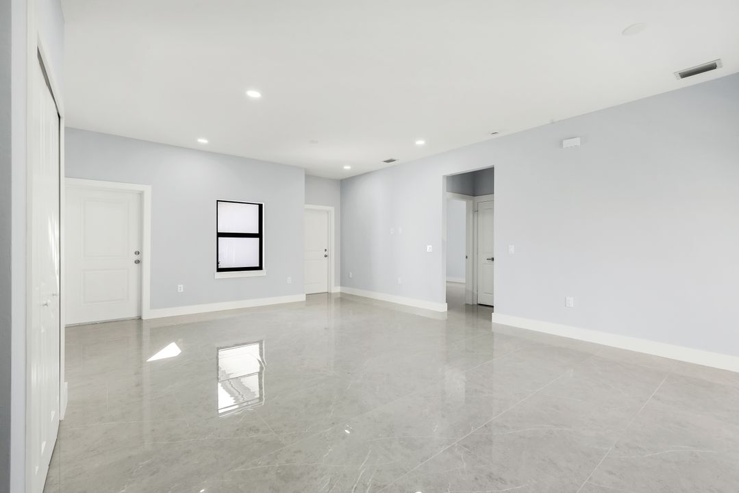 2677 62nd Avenue NE, Naples, FL 34120