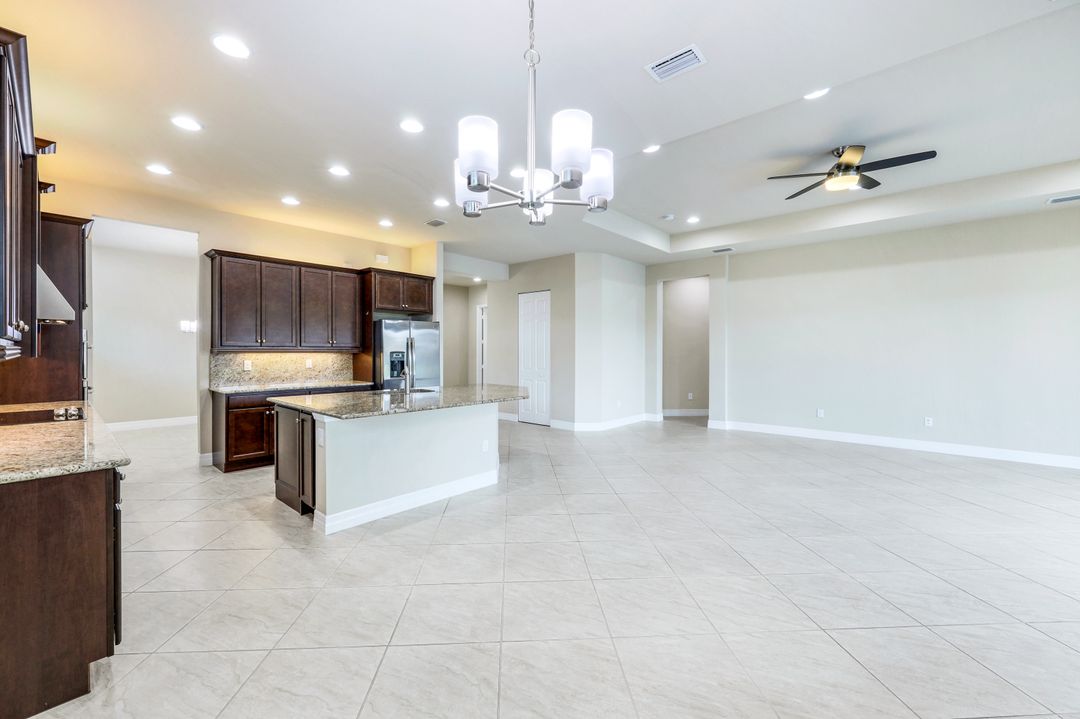 11532 Stonecreek Cir, Fort Myers, FL 33913