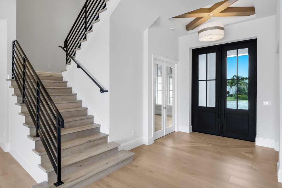 16728 Enclave Cir, Naples, FL 34110