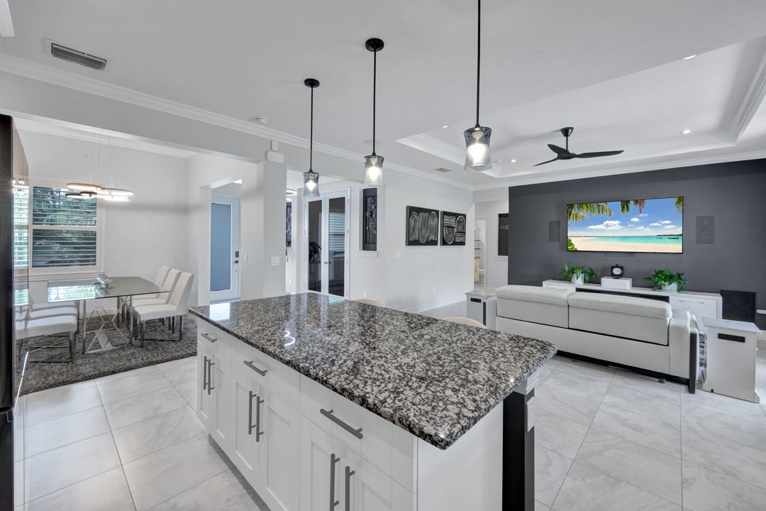 2552 52nd Ave NE, Naples, FL 34120