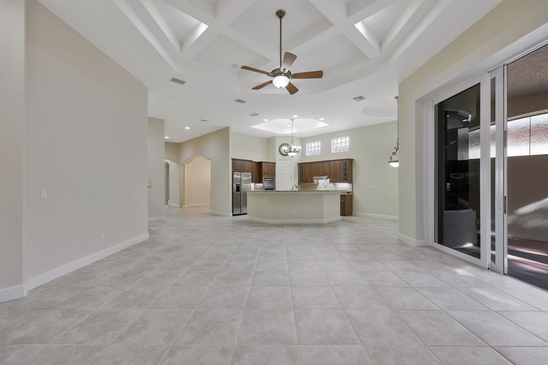 5616 Hammock Isles Dr, Naples, FL 34119