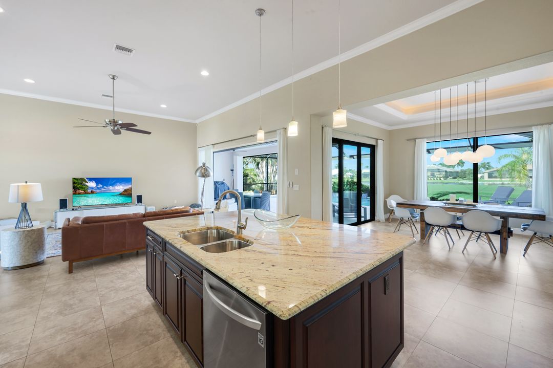 11899 King James Ct, Cape Coral, FL 33991
