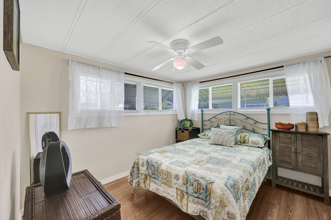 522 Menton Ln, Naples, FL 34112