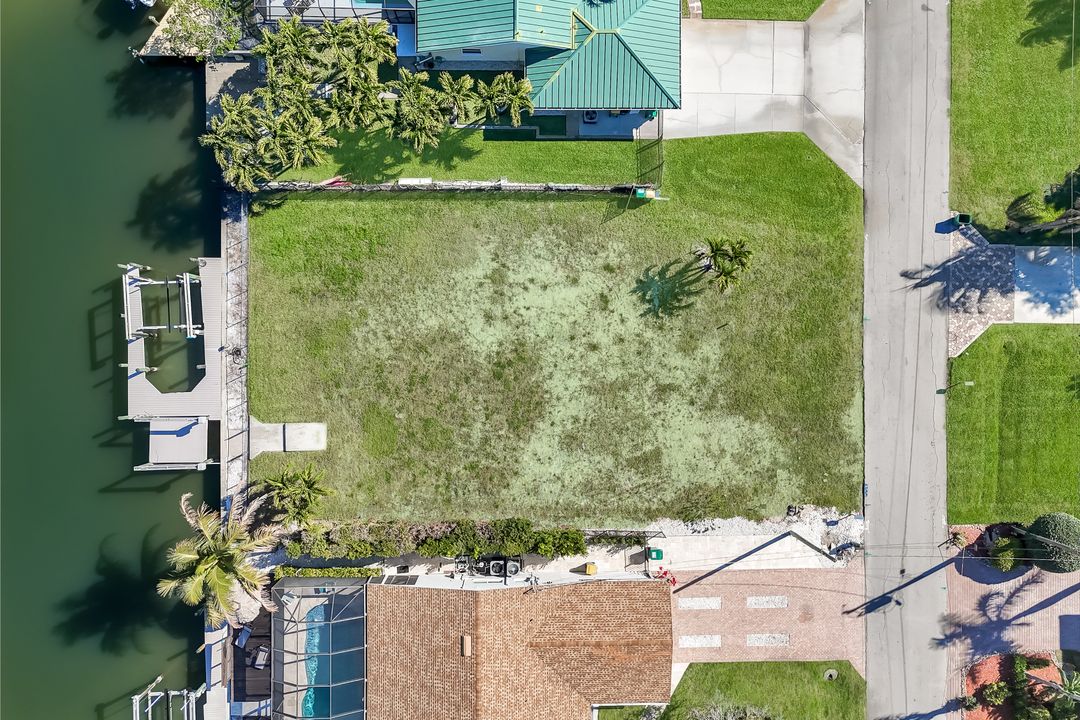 207 6th St, Bonita Springs, FL 34134