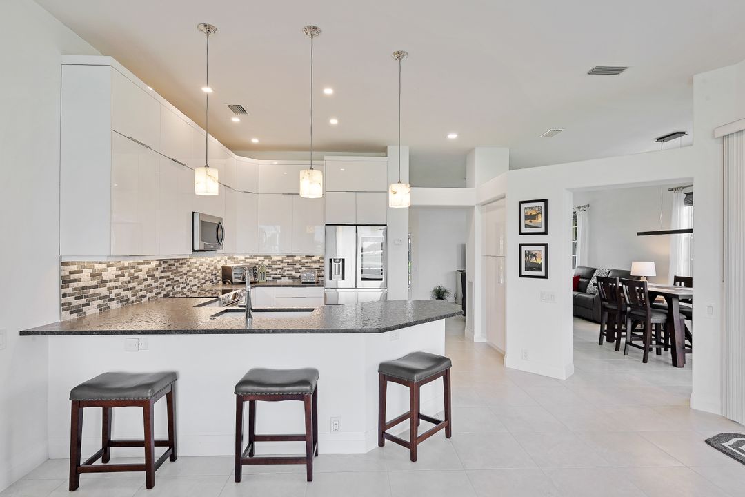 13470 Bridgeford Ave, Bonita Springs, FL 34135