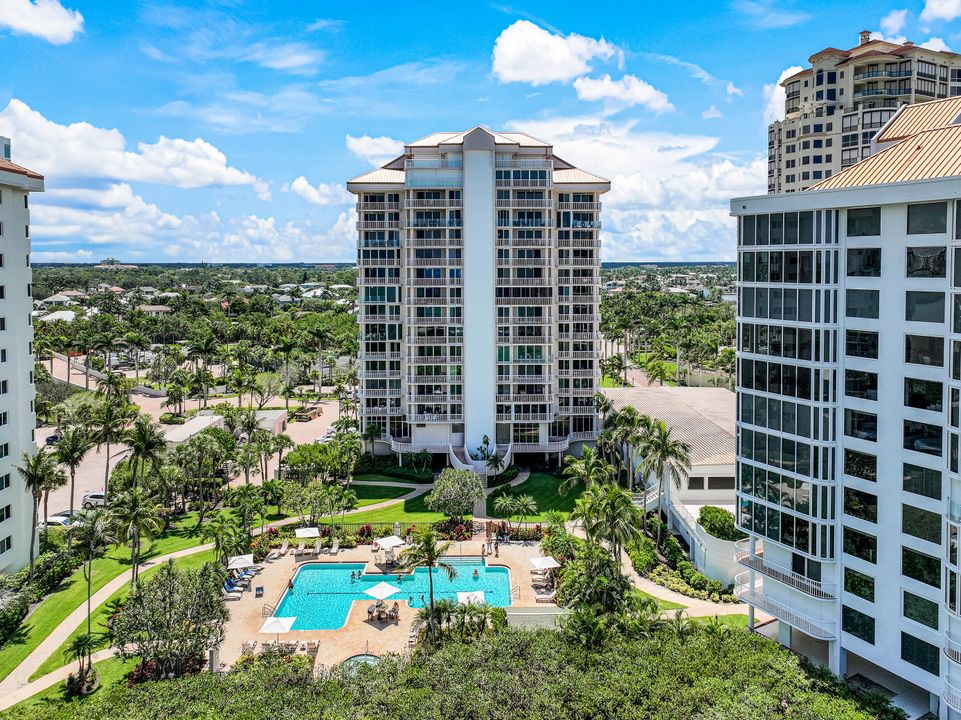 40 Seagate Dr #702, Naples, FL 34103