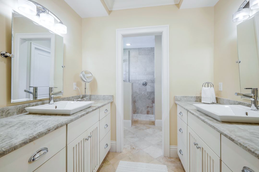 331 3rd Ave S #4, Naples, FL 34102