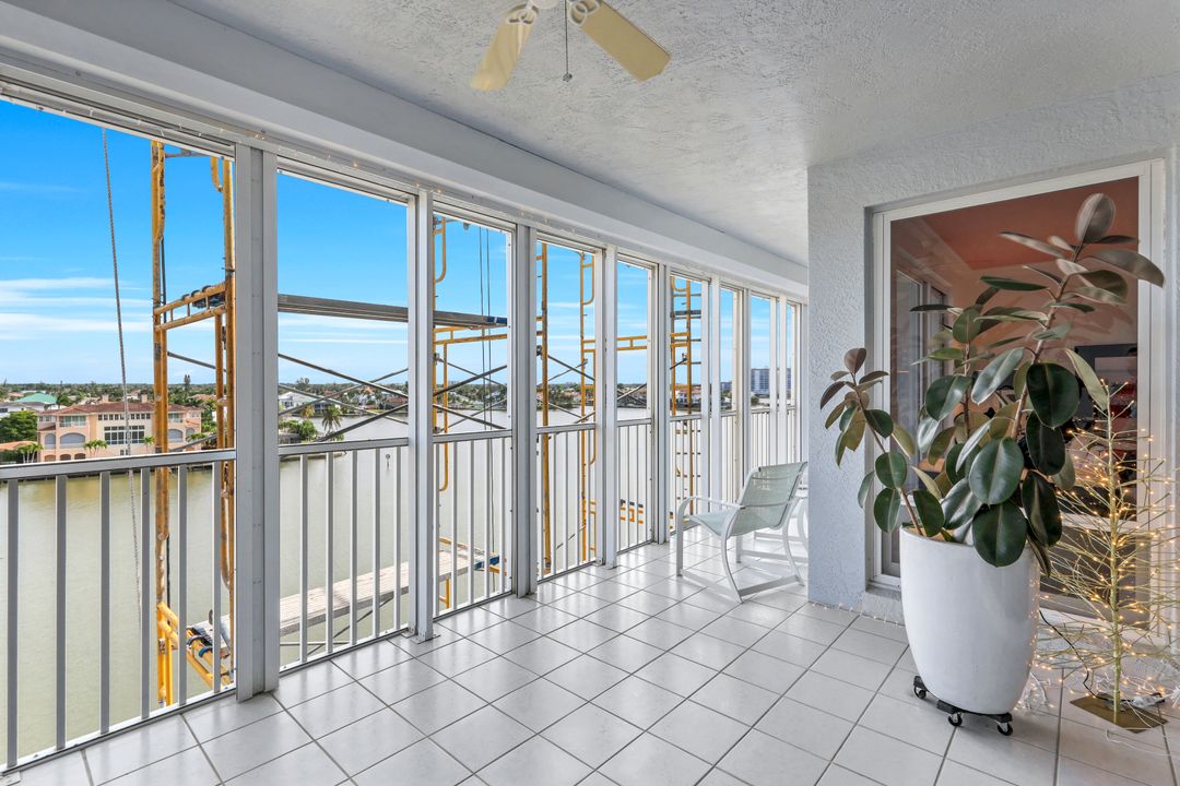 9790 Gulf Shore Dr #505, Naples, FL 34108