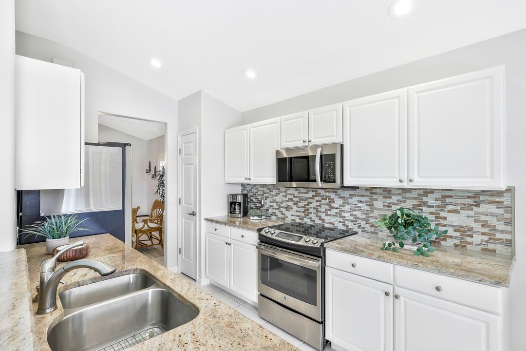 10037 Majestic Ave, Fort Myers, FL 33913