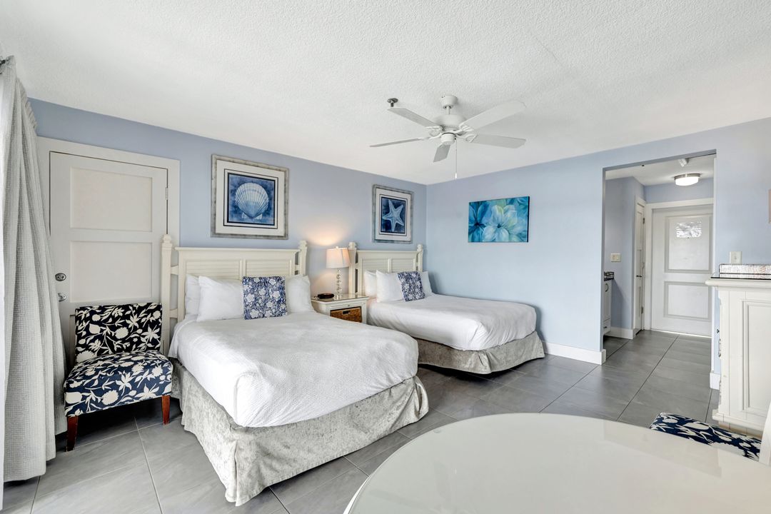 900 Broad Ave S #320, Naples, FL 34102