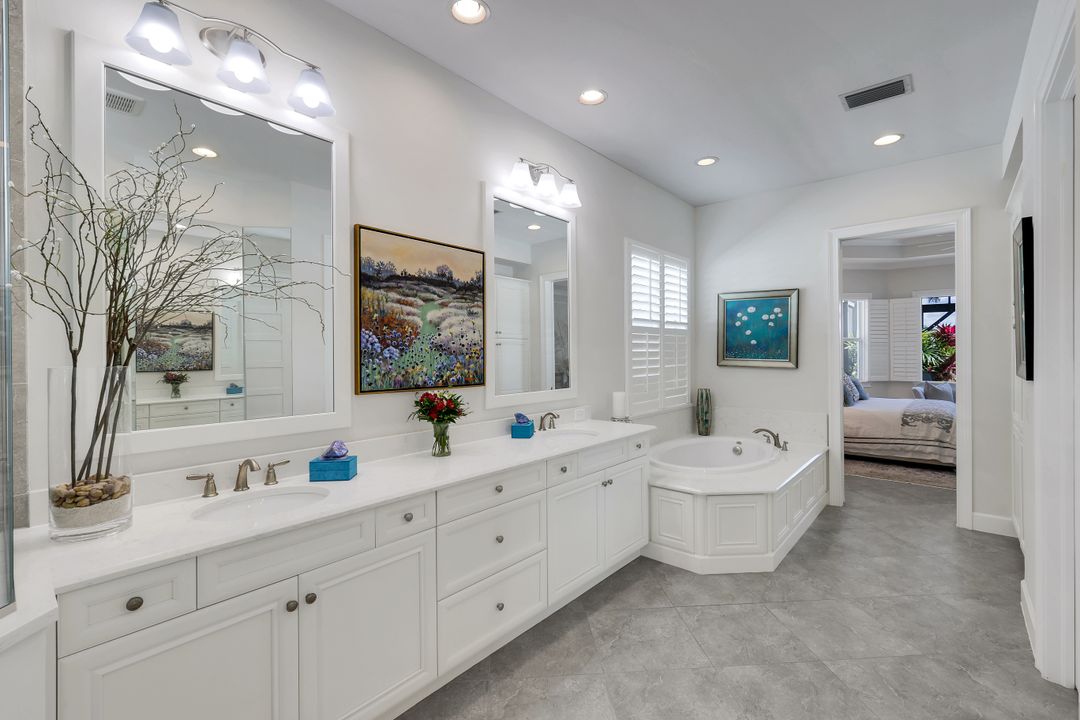 6320 Lyford Isle Dr, Naples, FL 34112