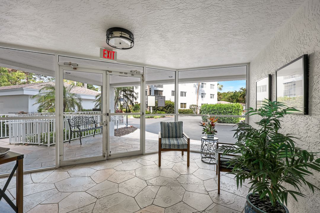 270 Naples Cove Dr #3306, Naples, FL 34110