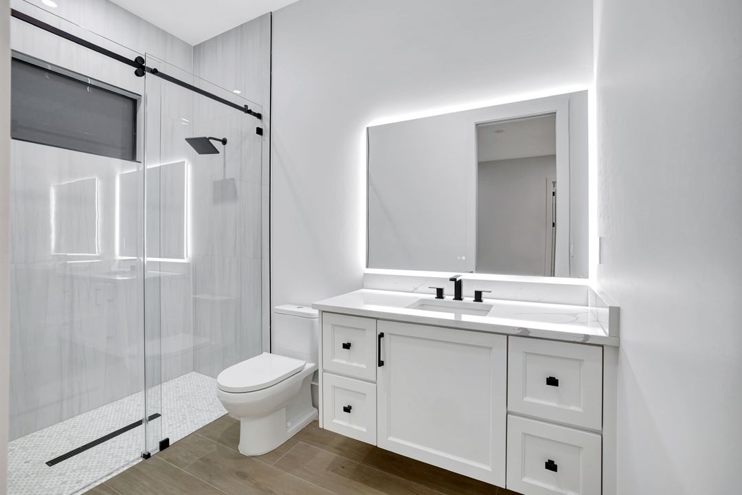 264 13th St NW, Naples, FL 34120