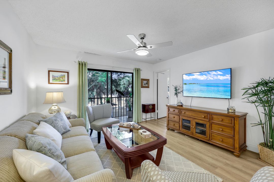 4186 27th Ct SW #204, Naples, FL 34116