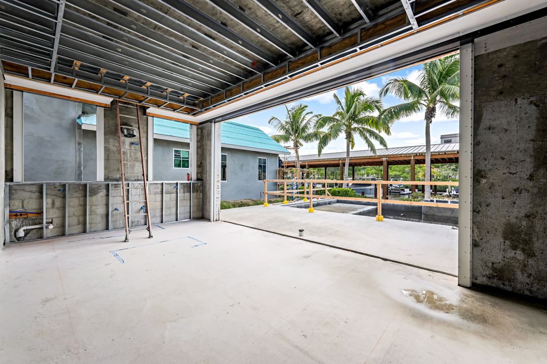 1382 2nd Ave S, Naples, FL 34102