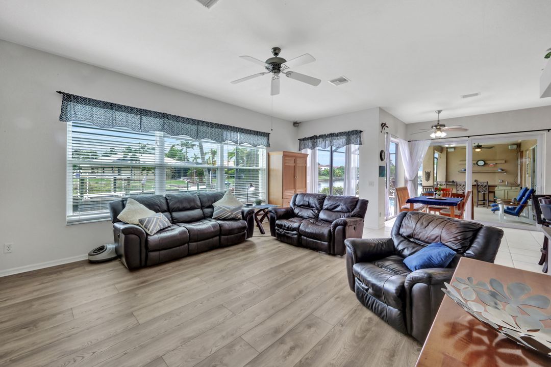 2118 SE 18th Ave, Cape Coral, FL 33990