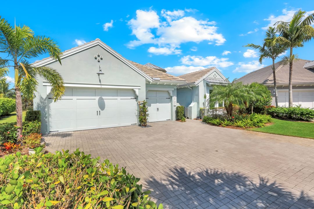 5798 Anegada Dr, Naples, FL 34113